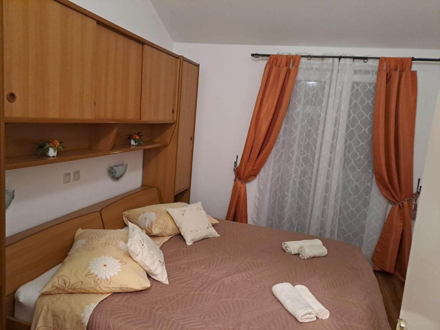 Apartments Mig - With Beautiful Garden Супетарска-Драга Экстерьер фото